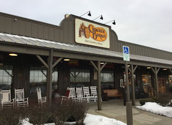 michigan/bay-city/restaurant/cracker-barrel-old-country-store