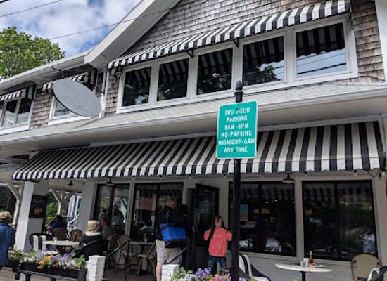 massachusetts/dukes-county/restaurant/waterside-market