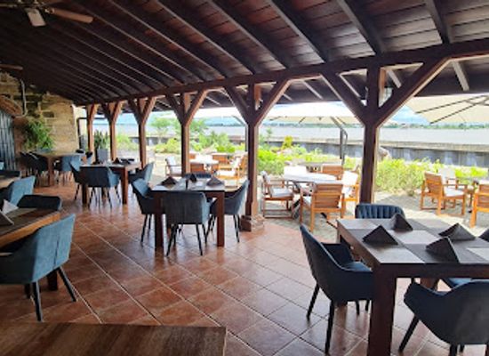 suriname/brokopondo-district/restaurant/baka-foto