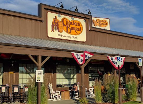 idaho/coeur-d-alene/restaurant/cracker-barrel-old-country-store