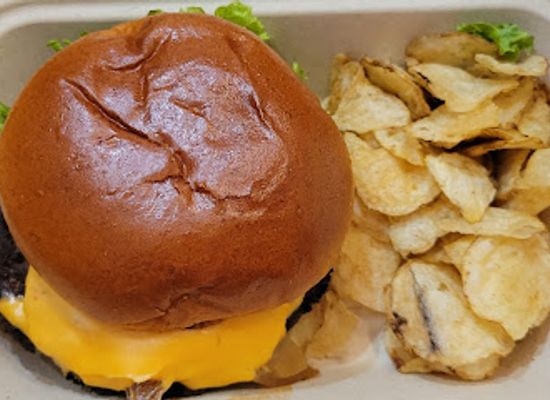 michigan/traverse-city/restaurant/bull-and-bear-kitchen