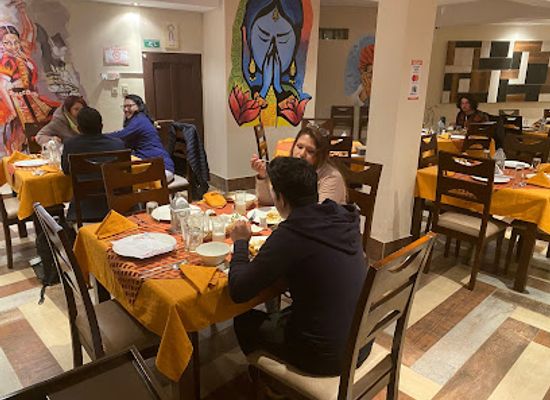 bolivia/la-paz-valley/restaurant/curry-house