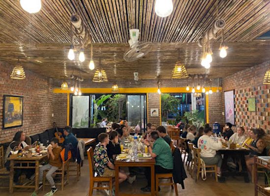 vietnam/north-central-coast/restaurant/bamboo-chopsticks