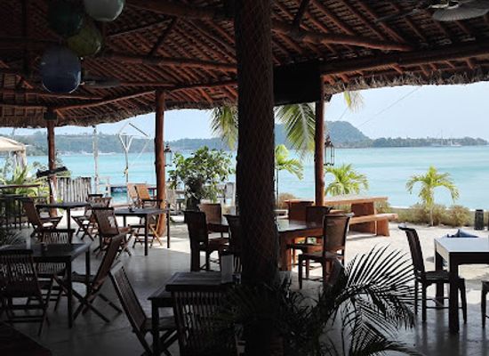 vanuatu/lamap/restaurant/reefers-restaurant-rum-bar
