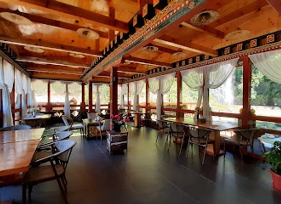 bhutan/zhemgang/restaurant/willing-waterfall-cafe