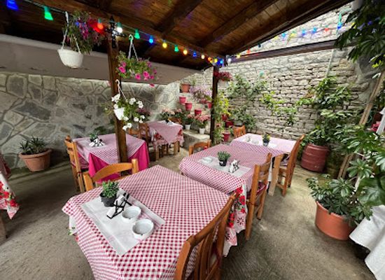 albania/gjirokaster-region/restaurant/taverna-lani