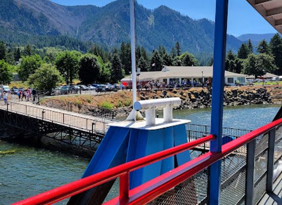oregon/columbia-river-gorge/restaurant/columbia-gorge-sternwheeler
