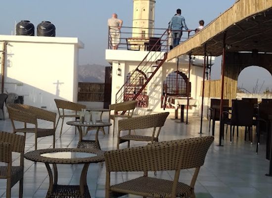 india/jaipur/jantar-mantar/restaurant/midtown-multicuisine-restaurant-bar