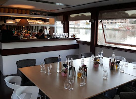 belgium/entre-sambre-et-meuse/restaurant/cote-meuse-bateau-terrasse-belrive