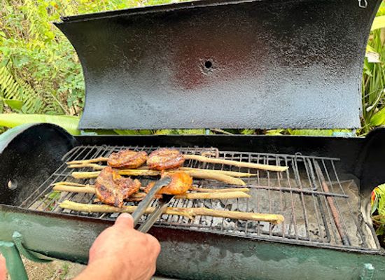 jamaica/cornwall-county/restaurant/3-little-birds