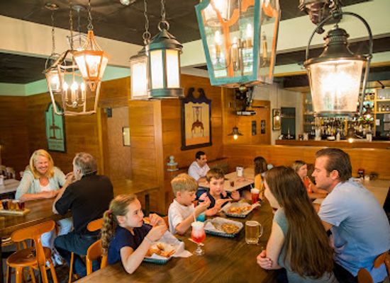 virginia/williamsburg/restaurant/huzzah-s-eatery