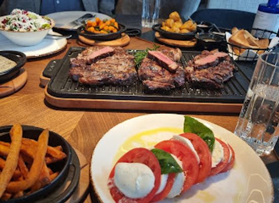 serbia/belgrade/vracar/restaurant/steak-pizza-restoran-dimitrije