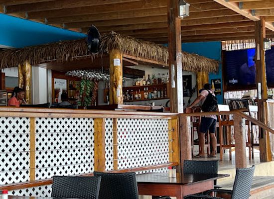 grenada/westerhall/restaurant/cruisers-galley