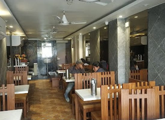 india/lucknow/charbagh/restaurant/balaji-bhojnalaya