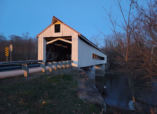 ohio/grand-river-valley/restaurant/the-grand-river-manor