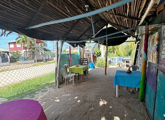 belize/dangriga/restaurant/happy-reggae