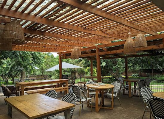 malawi/lilongwe/city-centre/restaurant/coco-s-at-august-house