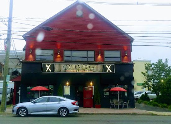 connecticut/norwalk/restaurant/station-house-bar-and-grille