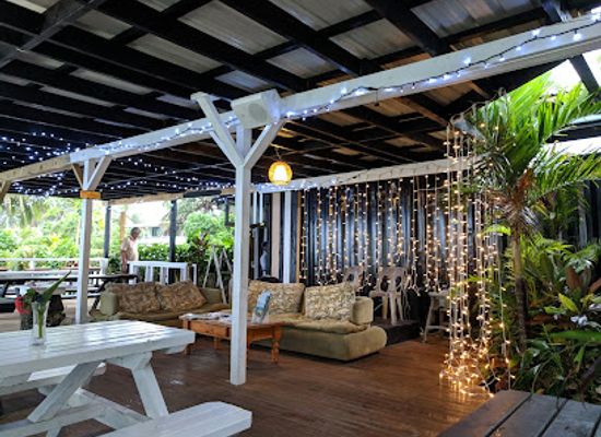 cook-islands/takitumu/restaurant/charlie-s-raro