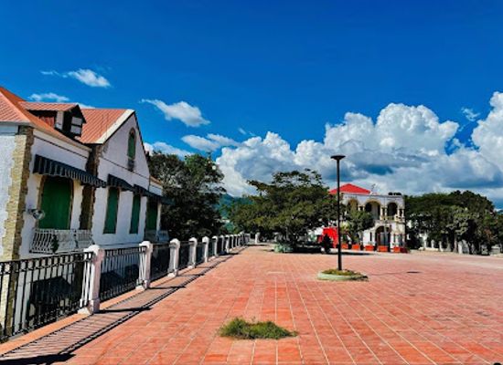 haiti/port-au-prince/restaurant/aquin