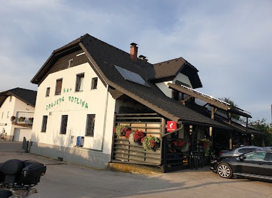 slovenia/savinja/restaurant/zmajeva-votlina-in-7-burger