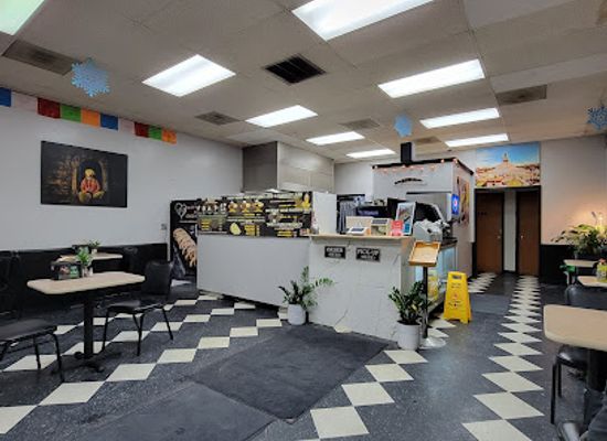 north-dakota/drift-prairie/restaurant/momos-n-more