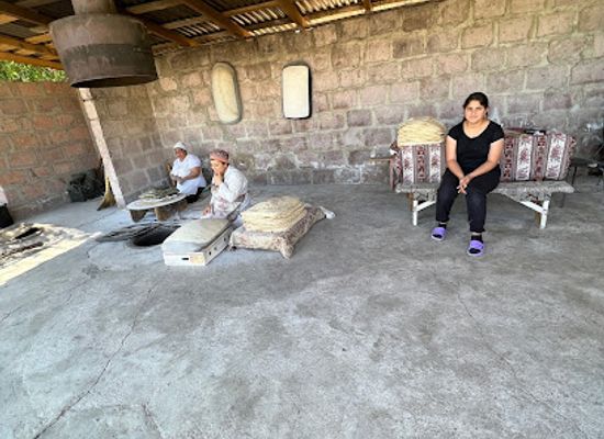 armenia/geghard-monastery/restaurant/lus-bread-house