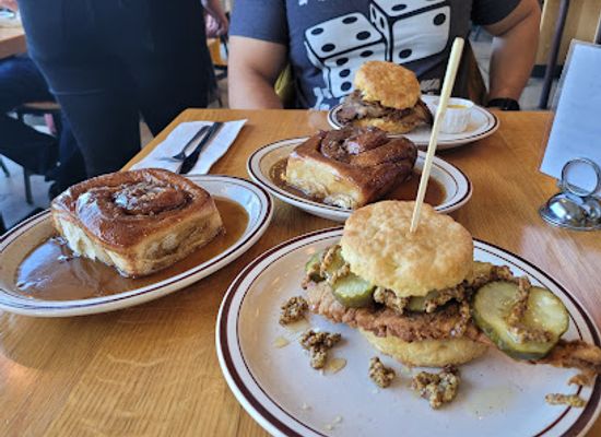 nevada/washoe-county/restaurant/pine-state-biscuits-reno