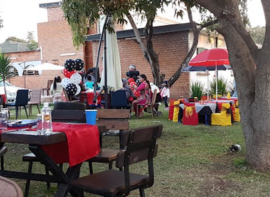 zambia/lusaka/woodlands/restaurant/chopz-n-hopz-restaurant