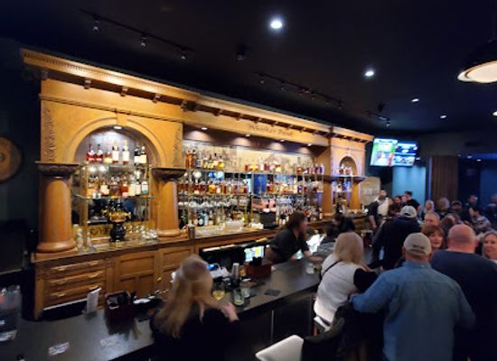 illinois/river-bend/restaurant/whiskey-bend
