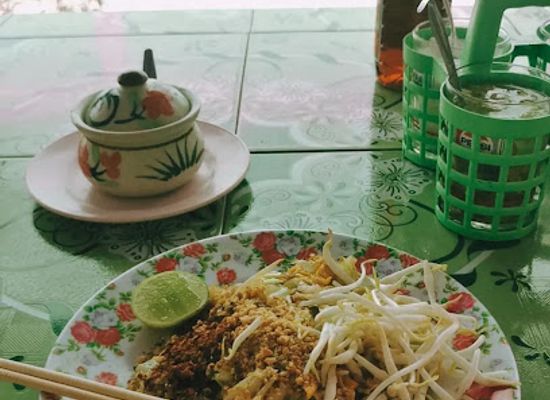 thailand/sukhothai/restaurant/ban-kluai-left-green-foodstall