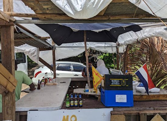 saint-kitts-and-nevis/saint-thomas-middle-island-parish/restaurant/no-limit-bar-bbq