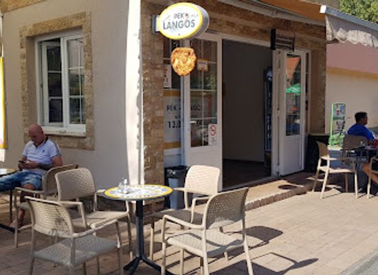 hungary/southern-transdanubia/restaurant/a-legfinomabb-pek-langos