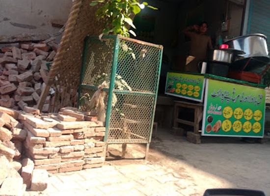 pakistan/multan/restaurant/haq-bahoo-lahori-murgh-chane-point