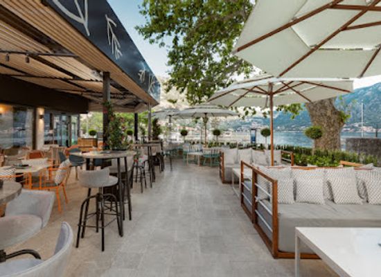 montenegro/lovcen-national-park/restaurant/platanus