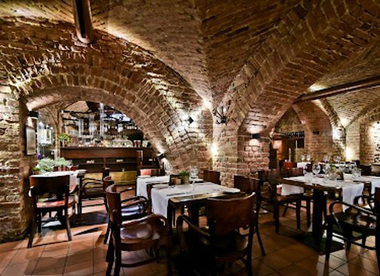 lithuania/kaunas/old-town-senamiestis/restaurant/avilys