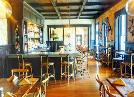 texas/hill-country/restaurant/peggy-s-on-the-green
