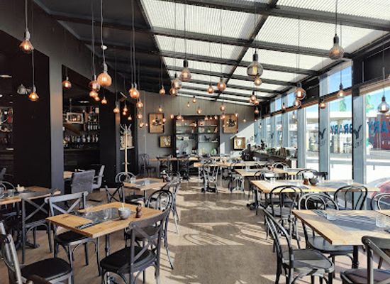 iceland/reykjanes-peninsula/restaurant/library-bistro-bar