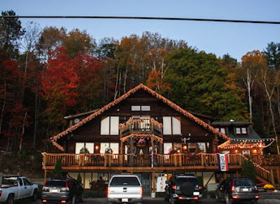 maine/western-maine-mountains/restaurant/hawk-s-nest-lodge
