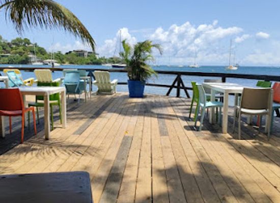 saint-vincent-and-the-grenadines/saint-patrick/restaurant/flowt-beach-bar