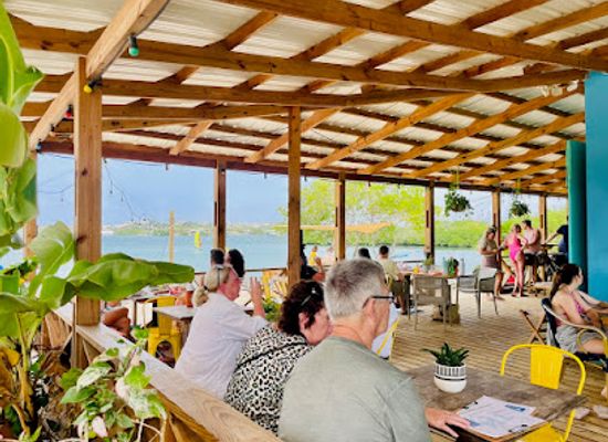 curacao/caracas-bay/restaurant/tank-14-curacao