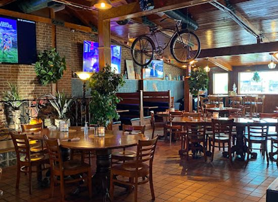 west-virginia/parkersburg/restaurant/j-p-henry-s-restaurant