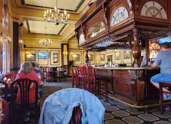 ohio/marietta/restaurant/riverfront-bar-grill