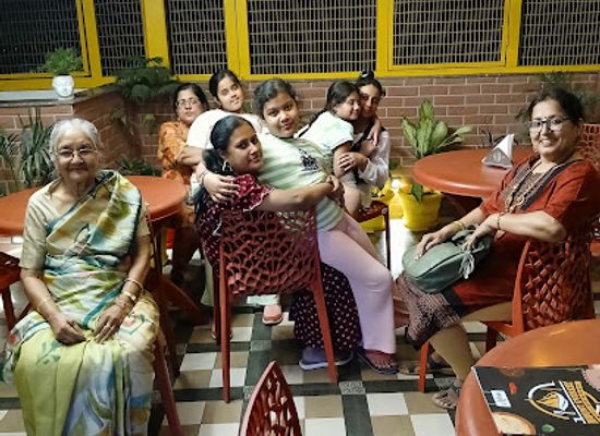 india/varanasi/dashashwamedh-ghat/restaurant/mount-everest-cafe-restaurant