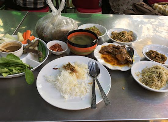 myanmar-burma/mandalay-region/restaurant/myat-saytanar