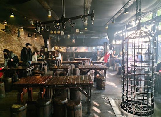 ukraine/lviv/stryiskyi-park/restaurant/meat-and-justice