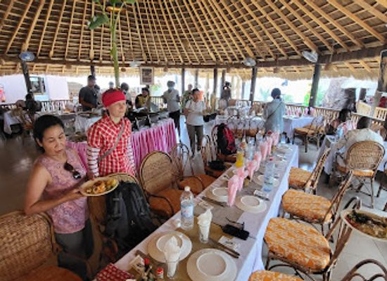 cameroon/garoua/restaurant/caiman-village