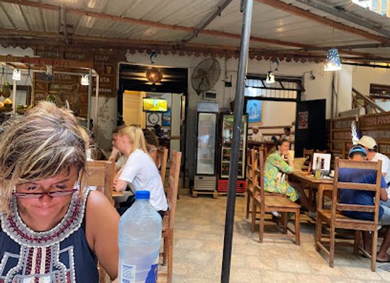tanzania/zanzibar-city/stone-town/restaurant/dolphin-restaurant