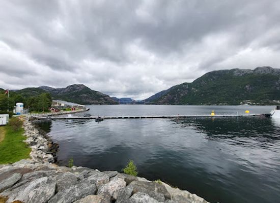 norway/preikestolen/restaurant/lysefjordsenteret-as