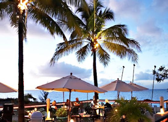 turks-and-caicos-islands/pine-cay/restaurant/hemingway-s-on-the-beach